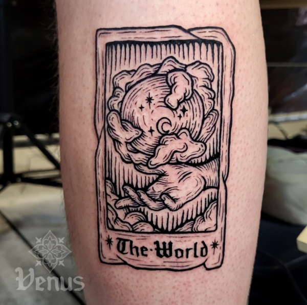 tattoo van tarotkaart the world