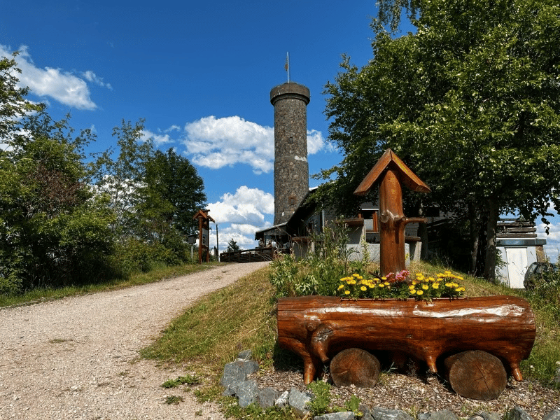 De Große Knollen, uitkijkpunt en eetcafé in de Harz bij Harz Hotel Iris