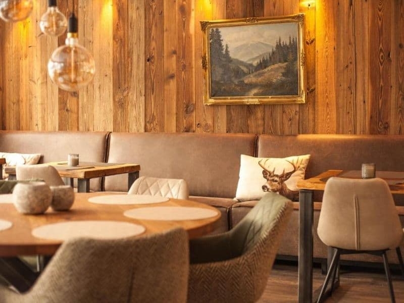 Restaurant van Harz Hotel Iris in de Harz Duitsland, sfeervolle ruimte met huisgemaakte gerecht en gastvrije ambiance
