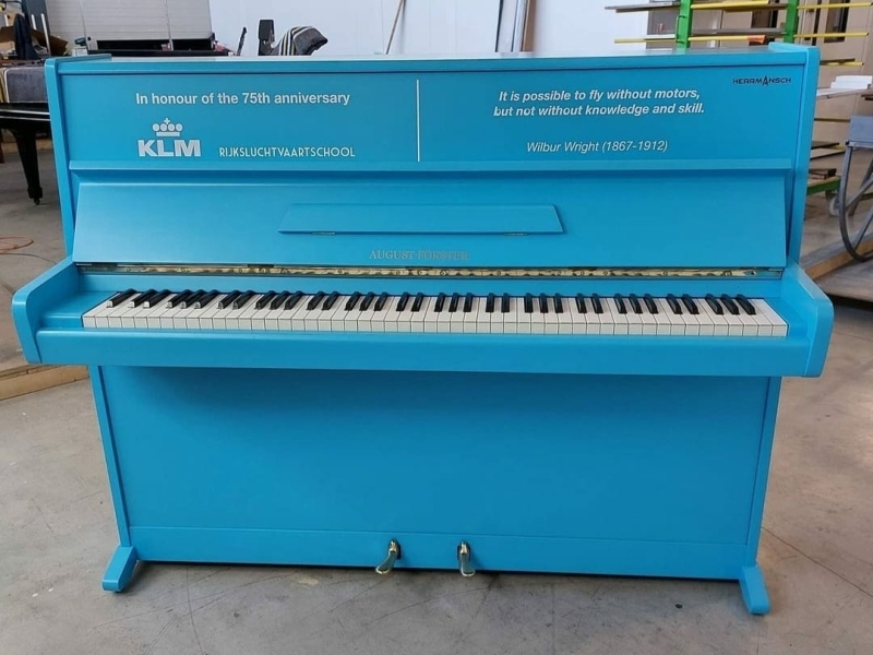 Piano laten spuiten KLM