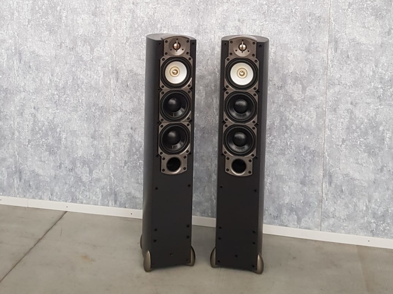 speakers laten spuiten