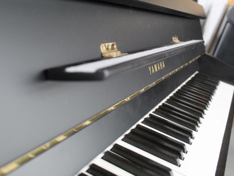 Piano spuiten zwart