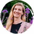 Schrijfcoach Perdiep Ramesar en schrijver Anneke Houtman Anneke Houtman - Stichting De Ondergrondse Kerk (SDOK)