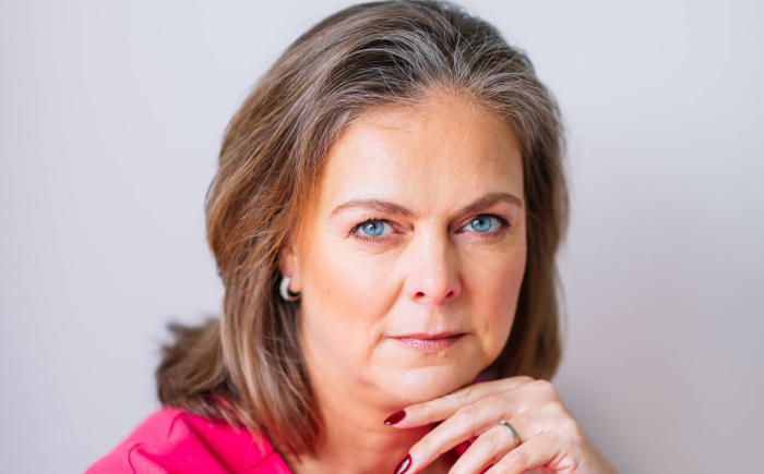 Annick Heyman – Oprichtster van Hey!Motion, ervaren coach en mentor met meer dan 20 jaar expertise in perfectionisme, persoonlijke groei en professionele begeleiding.