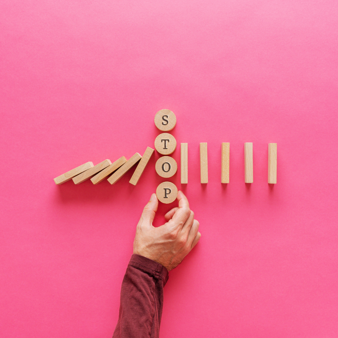 Ontdek het DIY Perfect OK-programma: 6 modules vol inzichten, werkboeken en video’s. Leer perfectionisme omarmen en creëer balans en zelfvertrouwen.