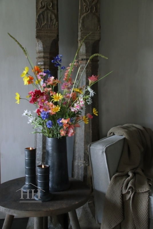 Zijden boeket met kunstbloemen voor op tafel!