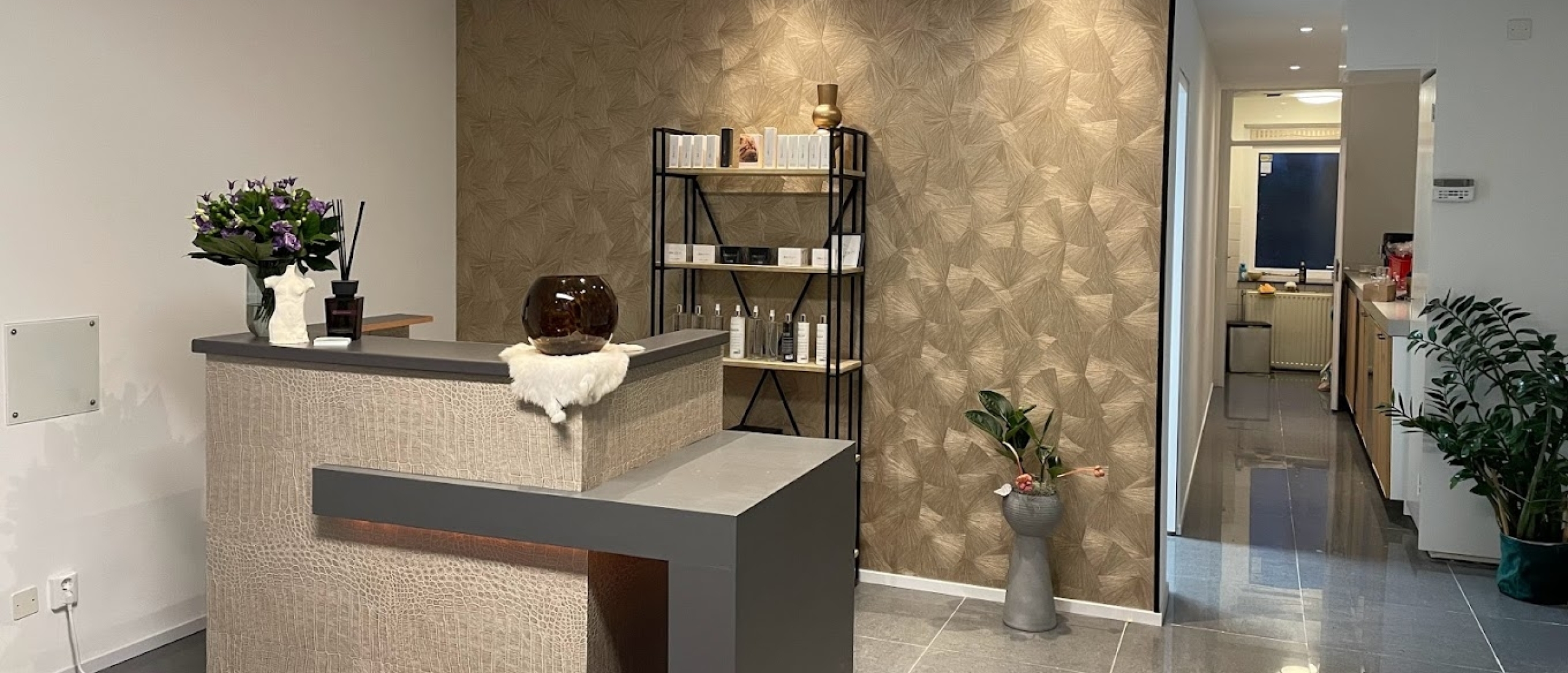 Beauty Lab Zarza: Dé Salon voor Huidverbetering en Permanente Make-up in Rotterdam