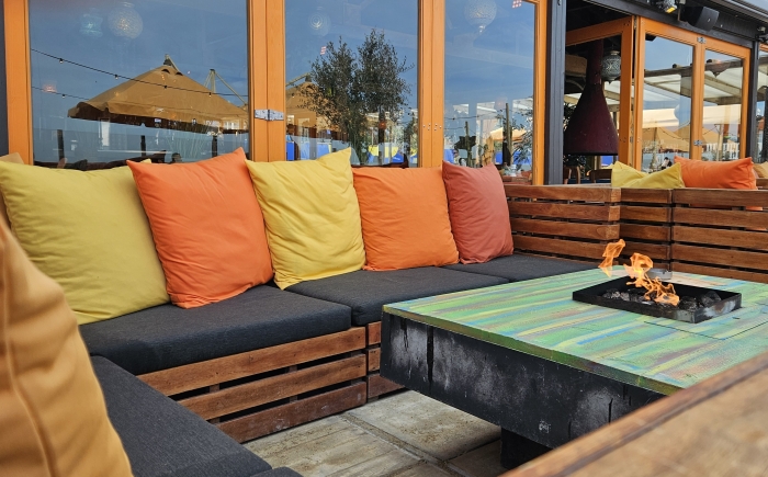 horeca-kussens-loungekussens-beachclub-scheveningen