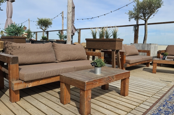 loungekussens-strandpaviljoen-beachclub