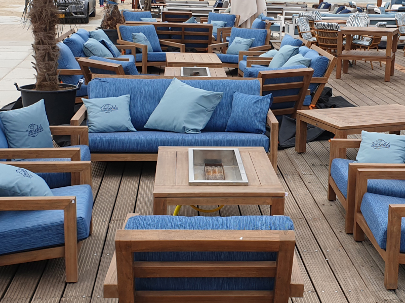 horeca-kussens-loungekussens-beachclub-scheveningen