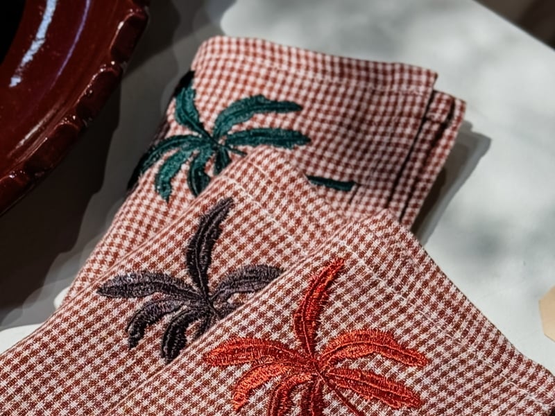 napkin palmtree embroidery