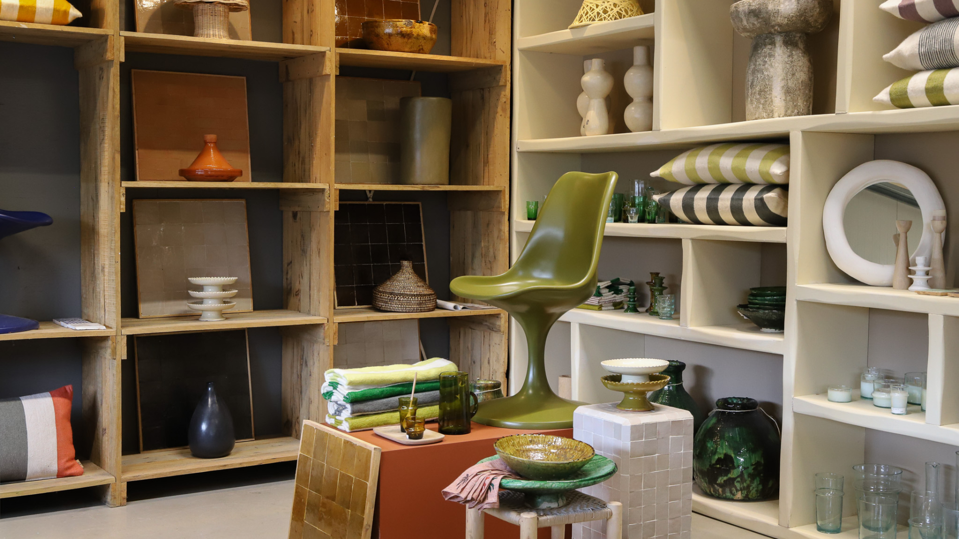 Showroom Household Hardware