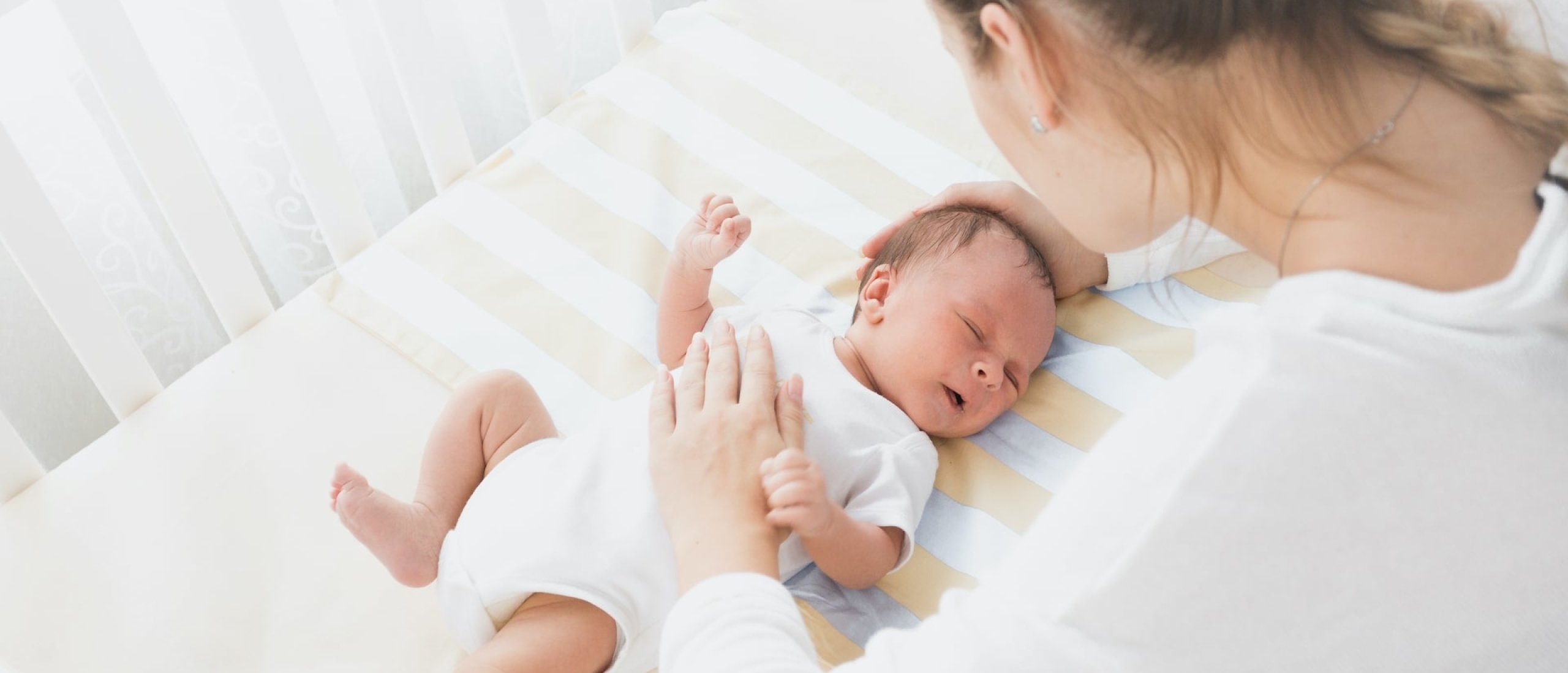 Hoe overleef ik de eerste avond en nacht met mijn pasgeboren kindje?
