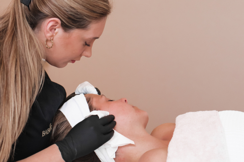 Acne behandeling Boek bij ons een acne behandeling