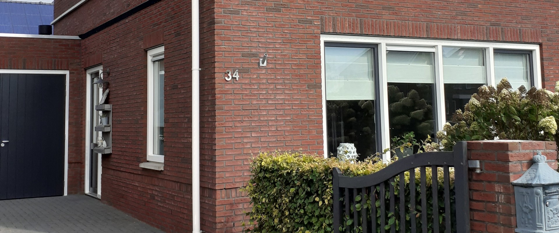 Te koop. Nieuwe, royale, uitgebouwde en moderne 2-onder-1-kapwoning in Dedemsvaart