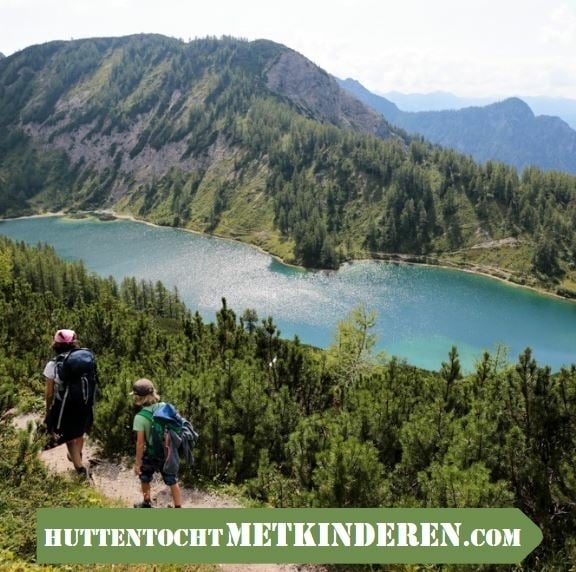 huttentocht-maken-met-kinderen-in-oostenrijk-beginners-tips-startocht-tauplitz-steiermark