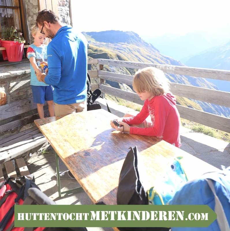 huttentocht-met-kinderen-in-oostenrijk-raurisertal-op-tijd-vertrekken-berghut