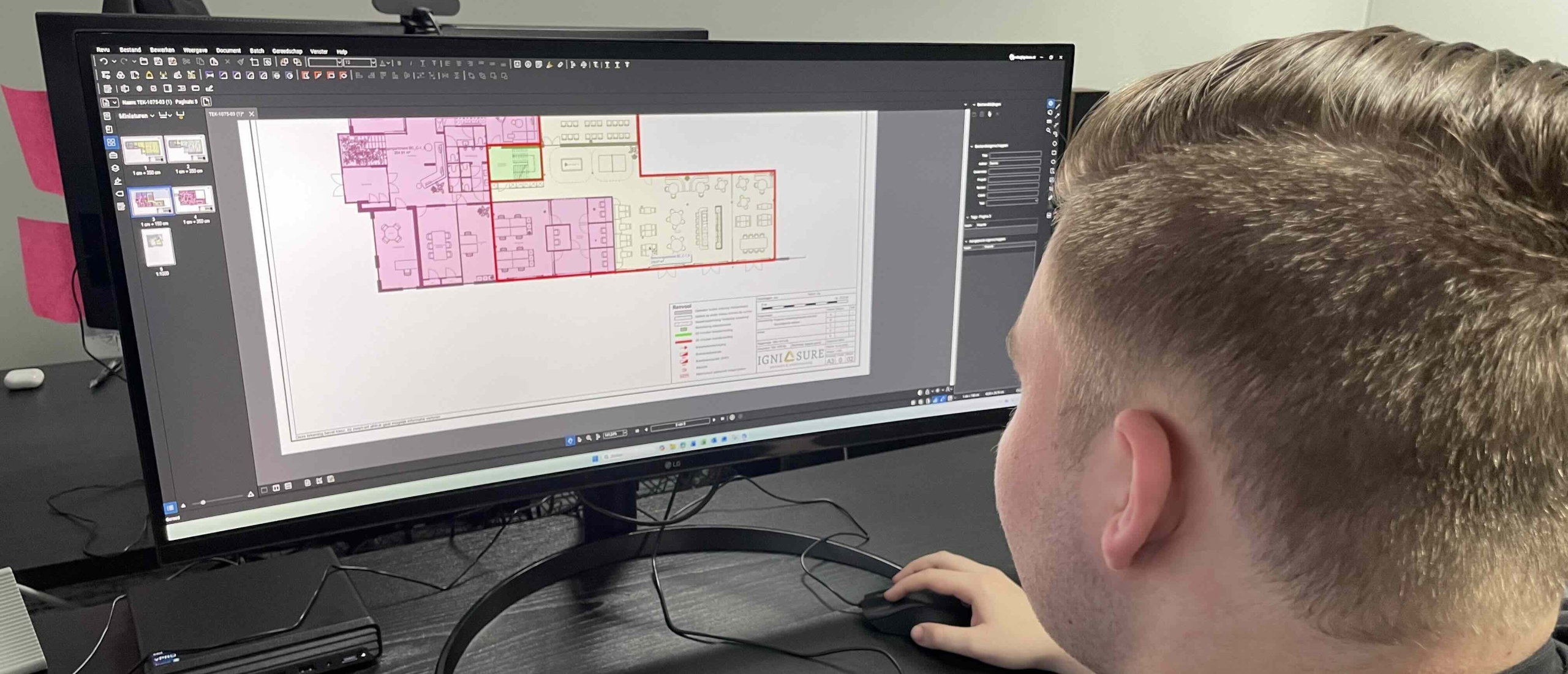 Tekenaar aan het werk 02