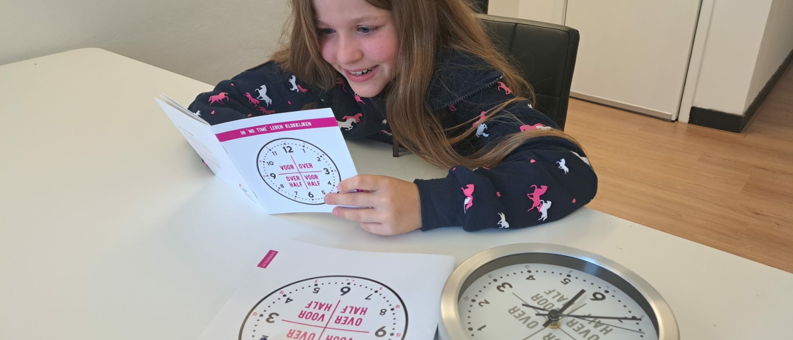 leren klokkijken met speciale leerklok leren klokkijken met speciale leerklok