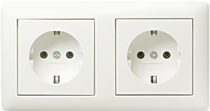 Gira dubbel stopcontact met randaarde en kinderbeveiliging zuiverwit glanzend