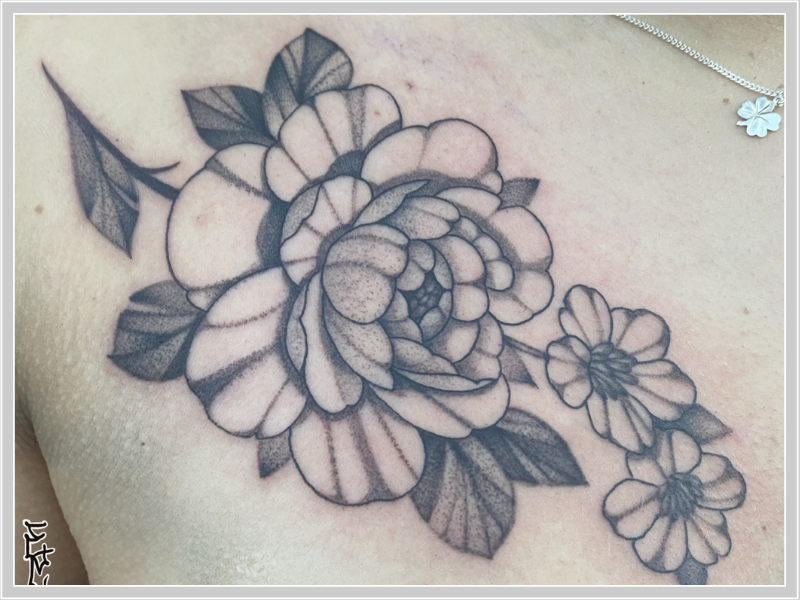 floral tattoo