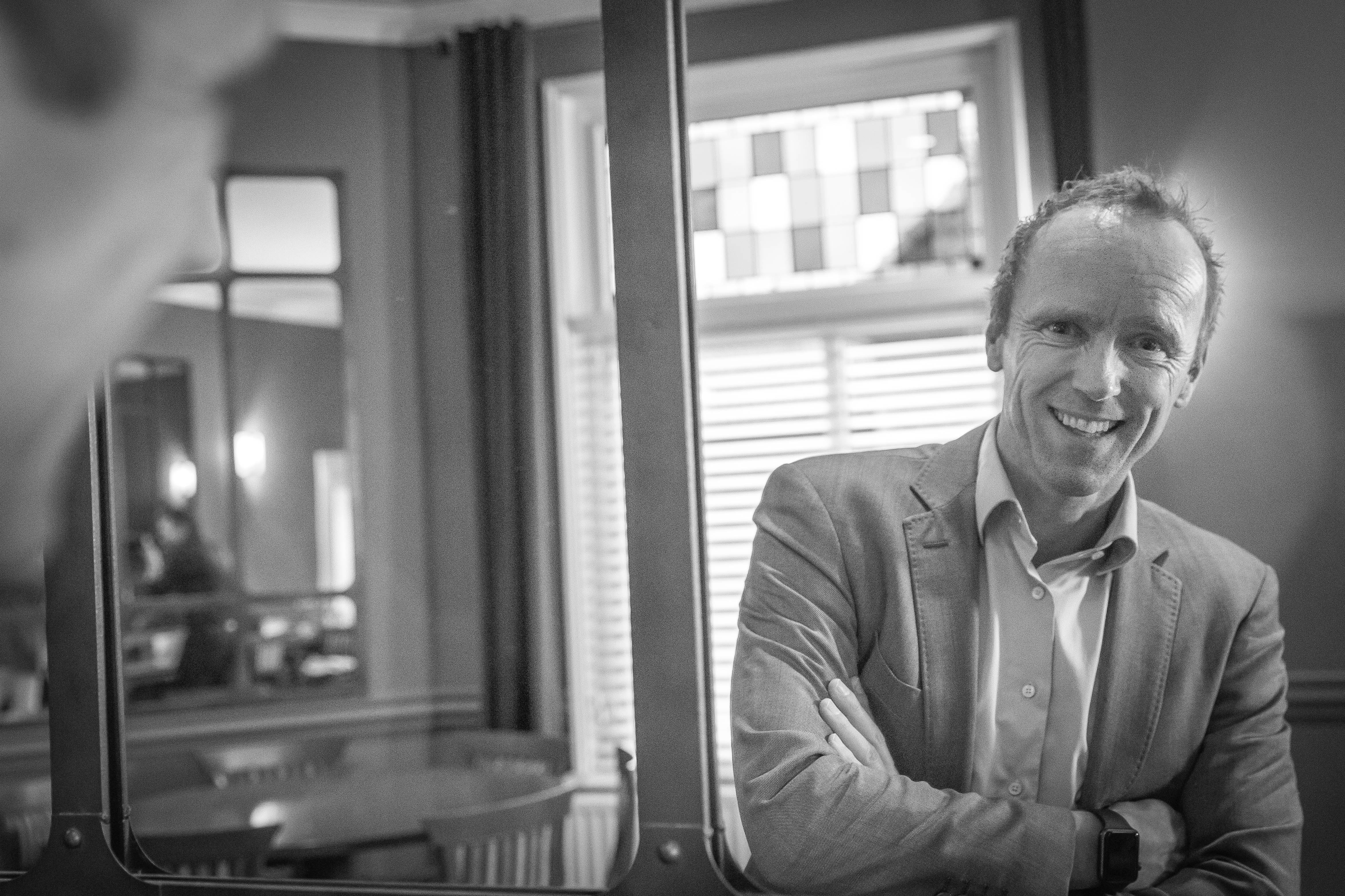 Waarom mensgerichte leiders winnen van AI