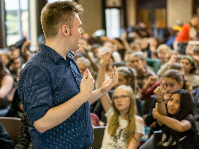 roel-beckers-interactieve-schoolvoorstelling-rond-pesten-cyberpesten-en-respect-voor-het-secundair-onderwijs134