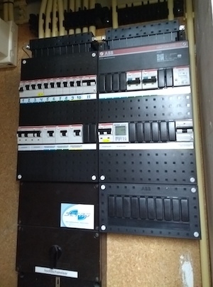 ABB Groepenkast kopen hoofdschakelaar