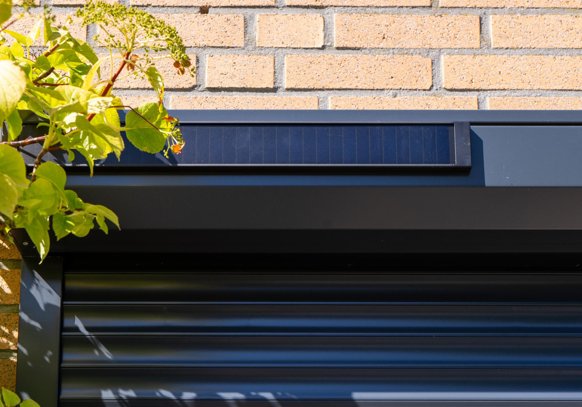 Solar motor in rolluik Solar motor van Brel