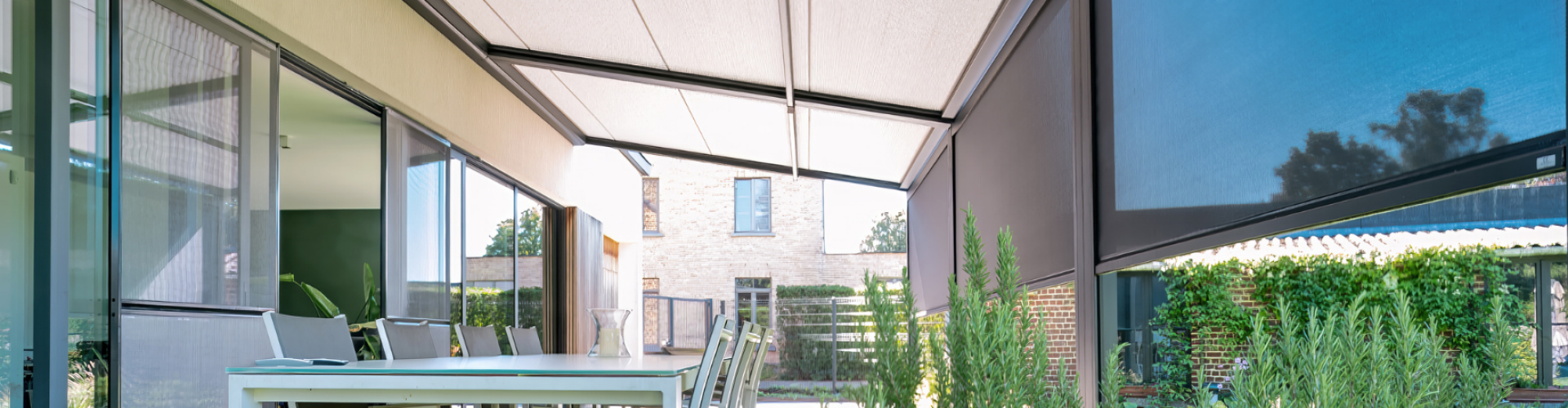 screens samen met pergolazonwering