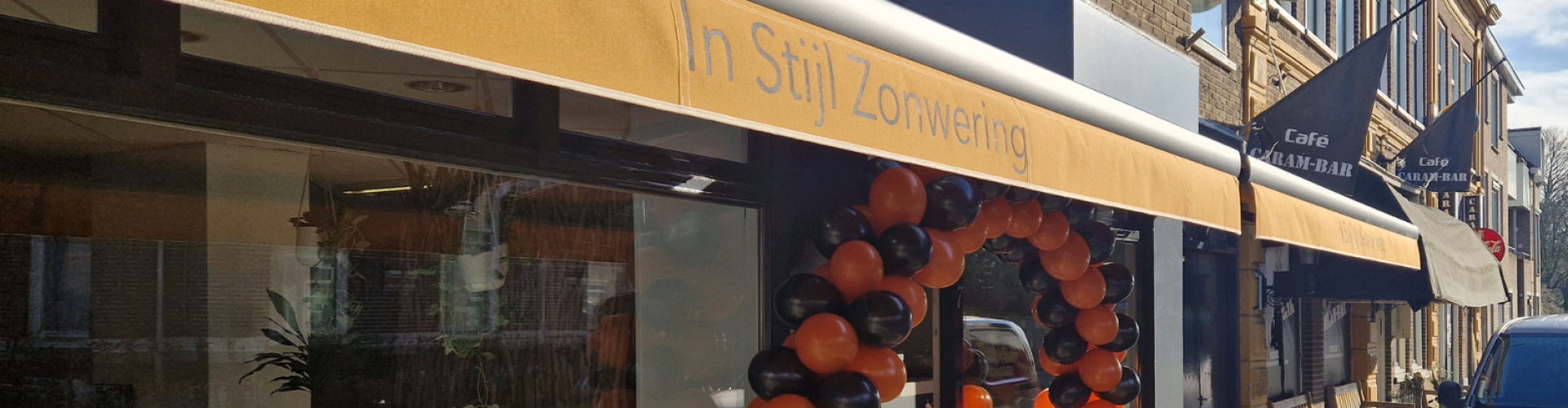 Winkel van de voorkant In stijl zonwering showroom