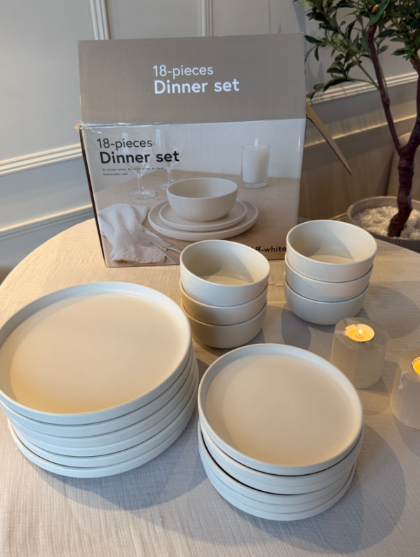 Action servies 18 delig mat off white set