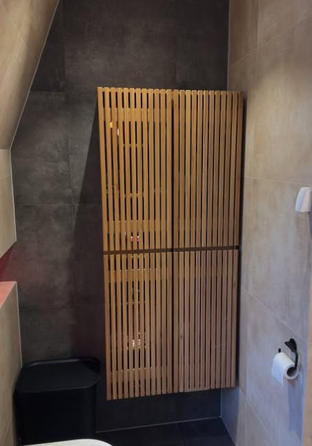 Deze badkamerkast van Action ziet eruit als een luxe designmeubel