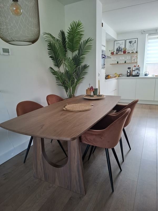 Eettafel Ferrara Walnoot in eetkamer