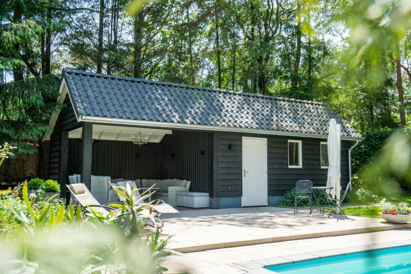 Houten schuur in de tuin? Pak het gerust wat luxer aan Houten schuur in de tuin? Pak het gerust wat luxer aan