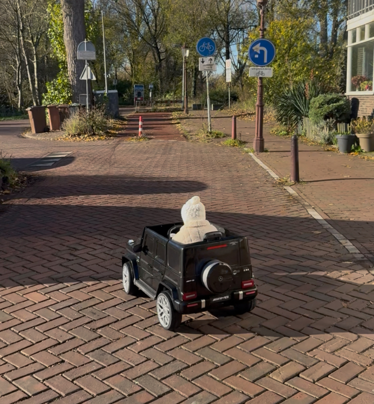 Mercedes-Benz Kinderauto Review | Goedkope elektrische auto bij Action Elektrische Mercedes-Benz kinderauto aanbieding bij Action online