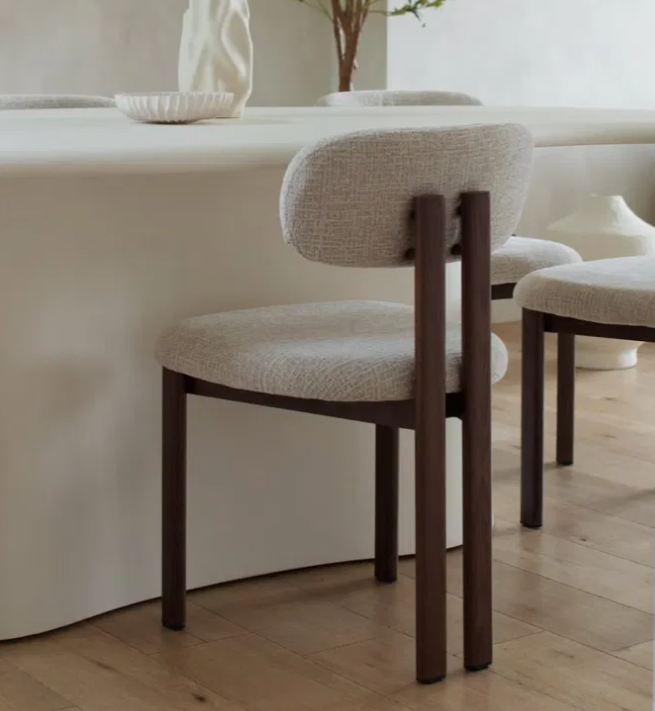 Japandi eetkamerstoel walnoot/beige