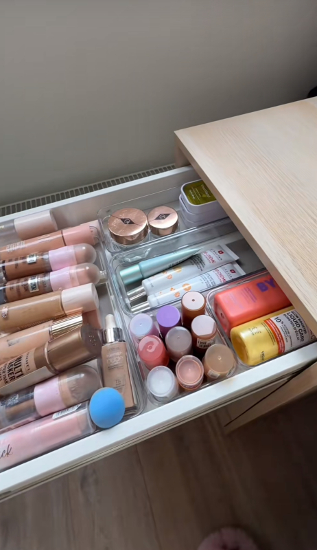 Ikea make-up tafel lade organizers Ikea make-up tafel lade organizers