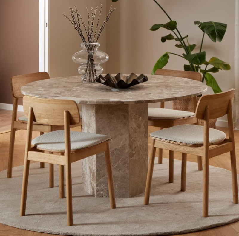 ronde eettafel voor 4 personen met stoelen