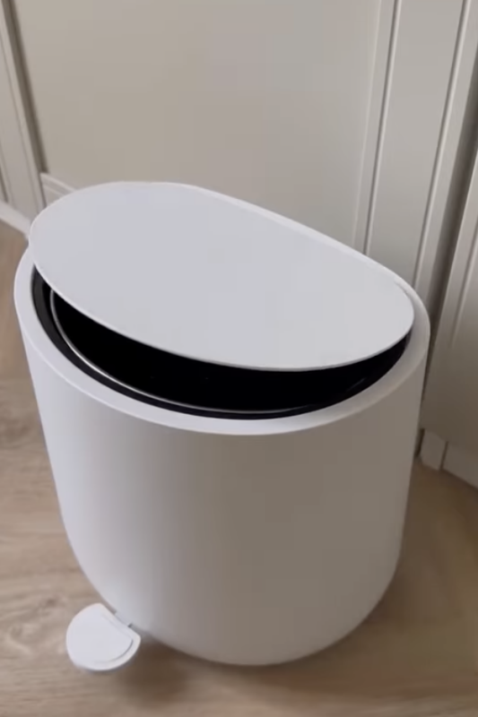 beige organische pedaalemmer voor badkamer