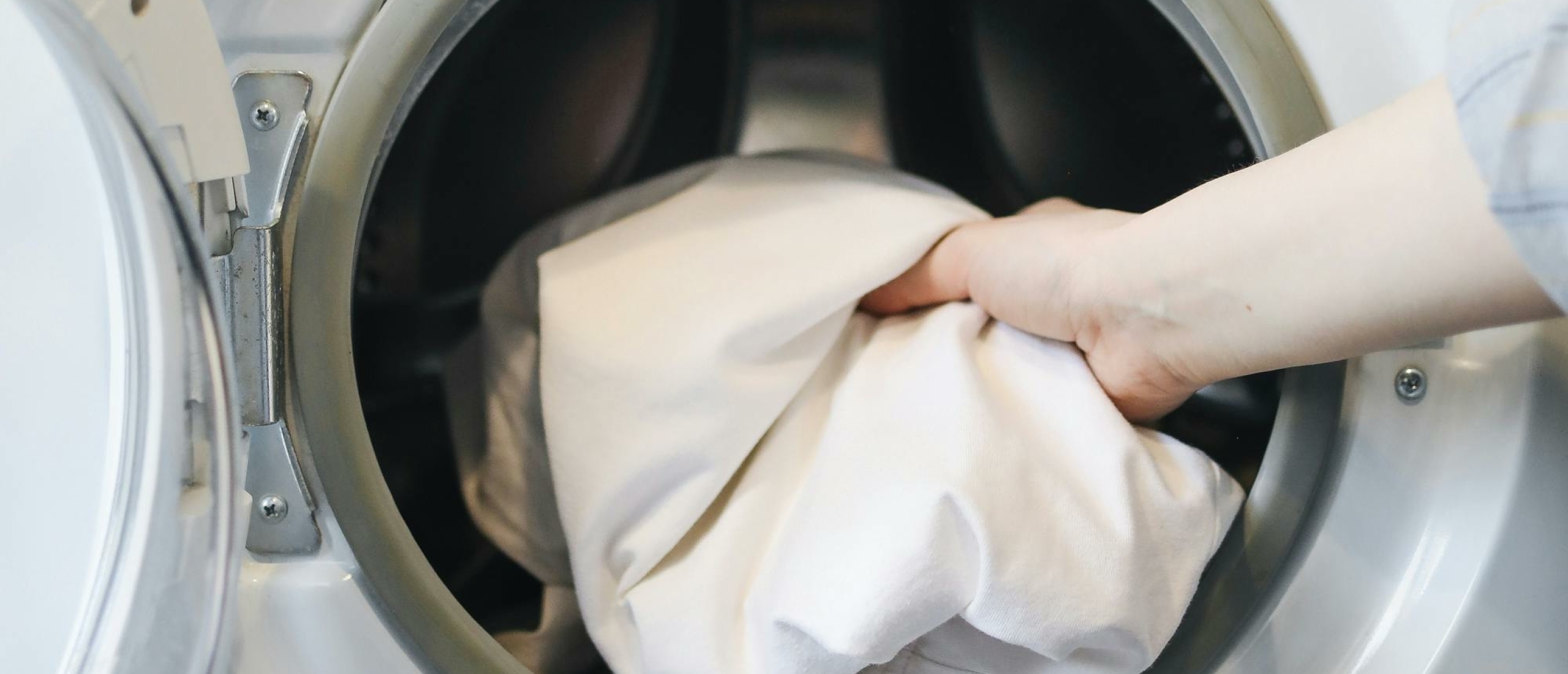 Droger schoonmaken? Zo hou je ’m fris, snel én veilig