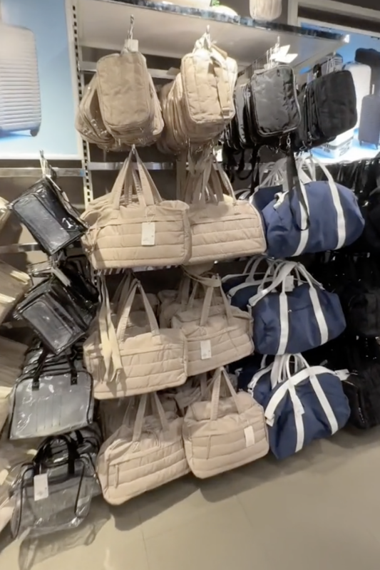 handbagage tas vliegtuig bij Primark