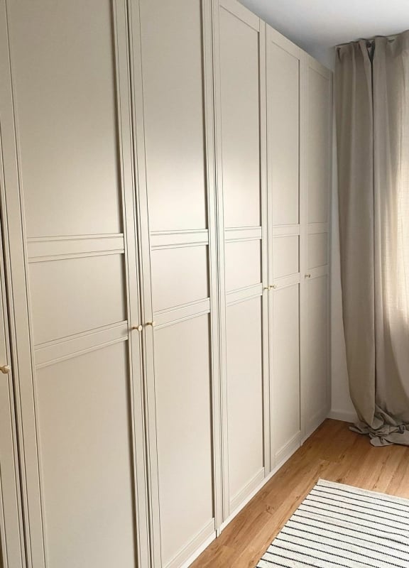 Ikea PAX kast in kleur beige met flisberget paneeldeurtjes