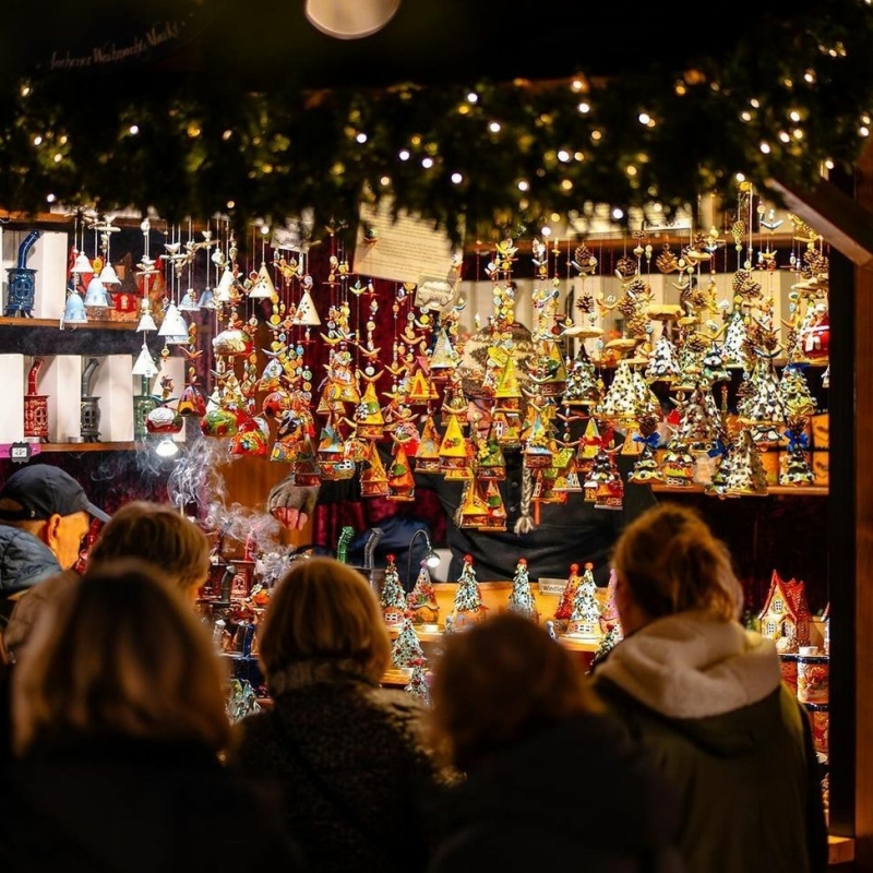 Kerstmarkt in Aken, Duitsland