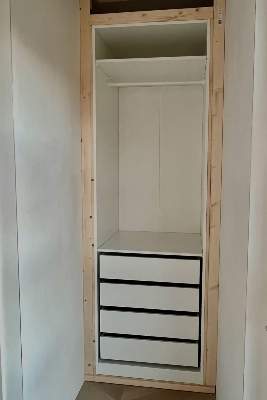 Onderframe maken voor IKEA Pax kast inbouwen