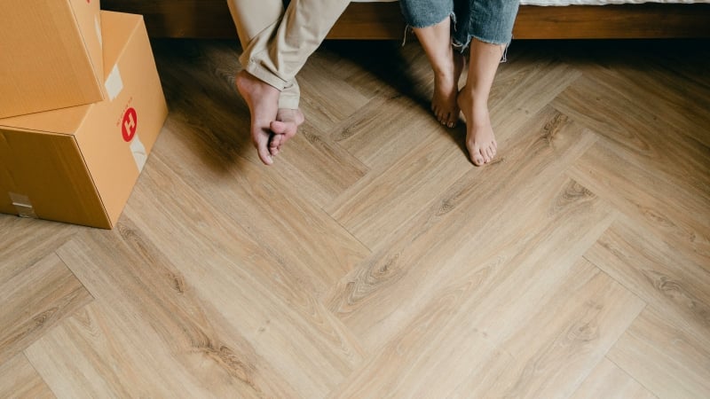 visgraatvloer in slaapkamer