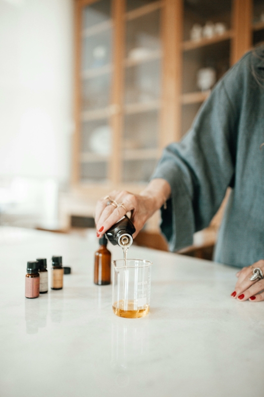 Zelf roomspray maken met essentiële olie