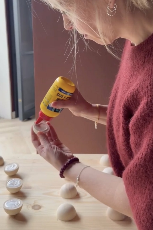 Ikea Ivar hack Lijm de houten bollen vast