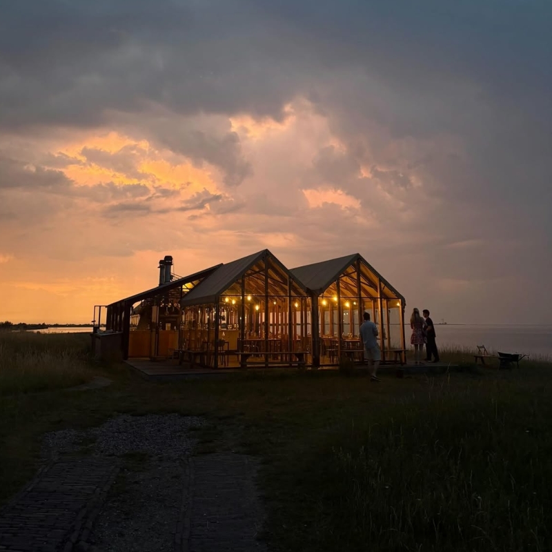 unieke restaurant ervaring: Restaurant Vuurtoreneiland Durgerdam