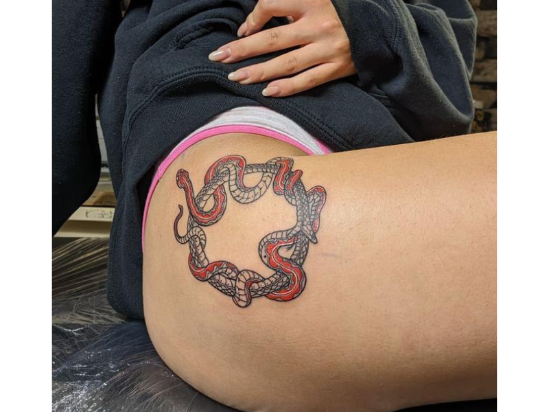 slangen tattoo traditional